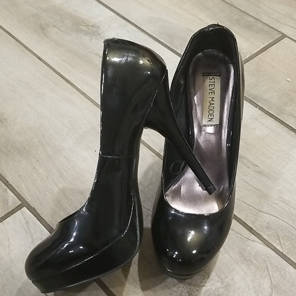 Steven Madden black pumps - Picture 1 of 6